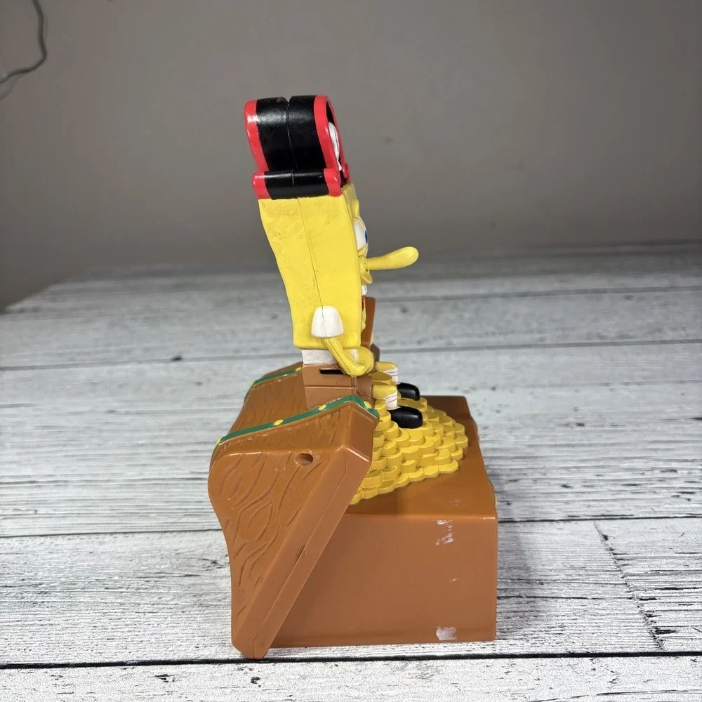 Sponge Bob Square Pants Pirate Alarm Clock & Coin Penny‎ Bank 2006 Viacom
